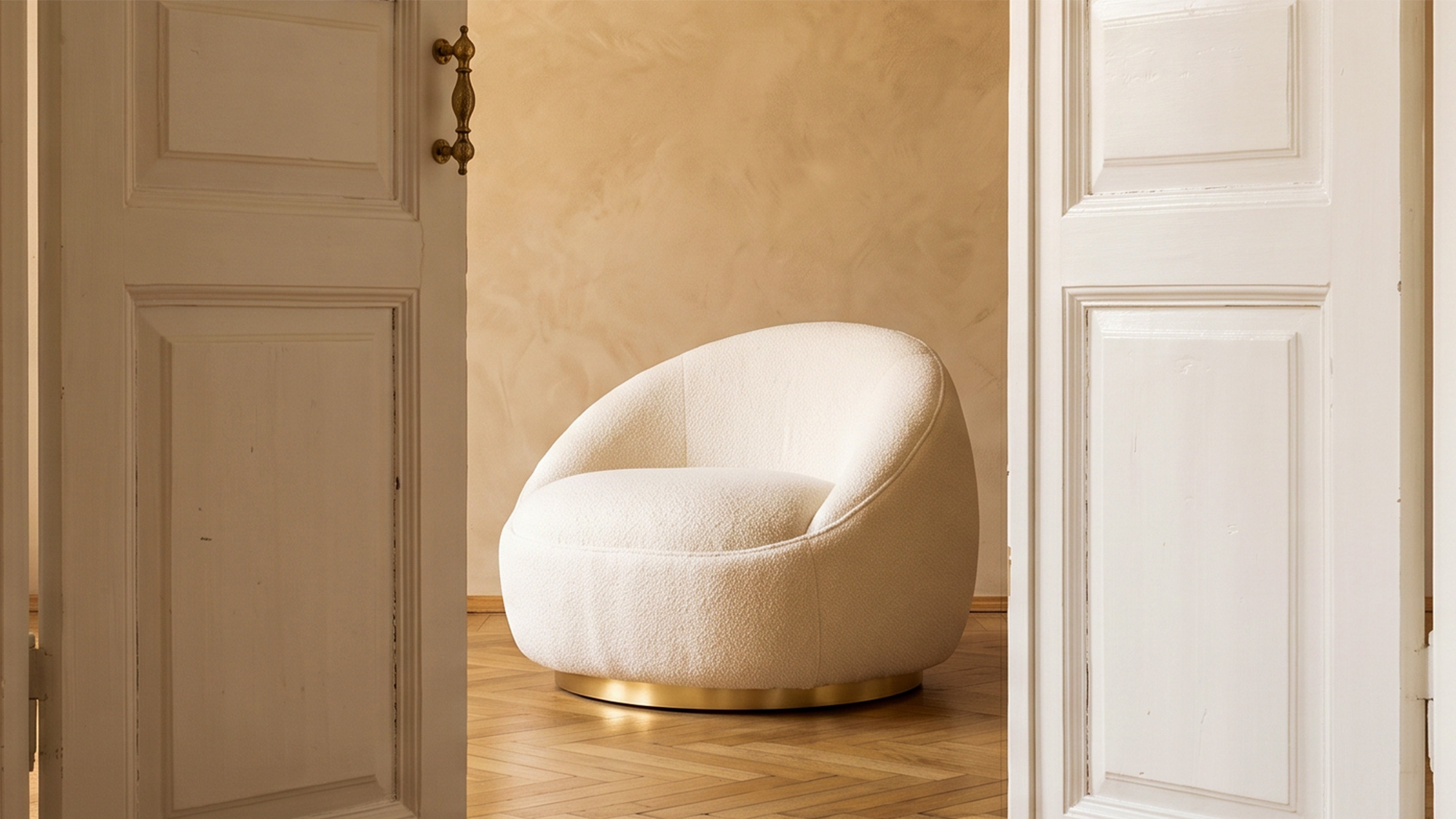 Promo Free Armchair